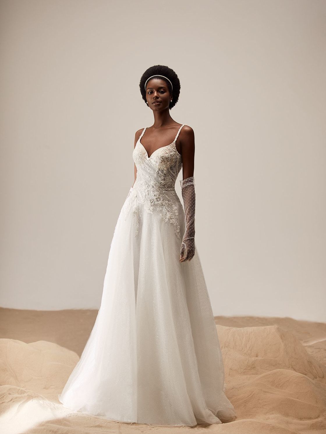 Gaia-Milla Nova-ウエディングドレス