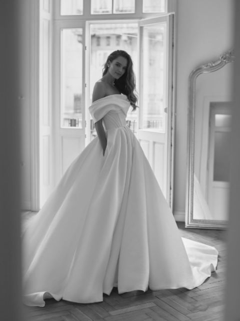 Beata-Milla Nova-ウエディングドレス