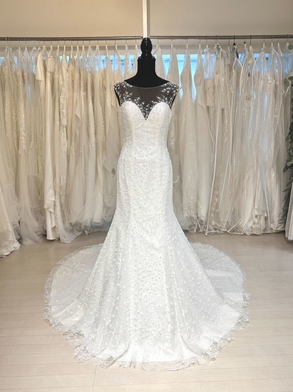 Milla Nova-ウエディングドレス